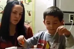 واکنش کودک ناشنوا بعد از شنوایی برای اولین بار + ویدیو