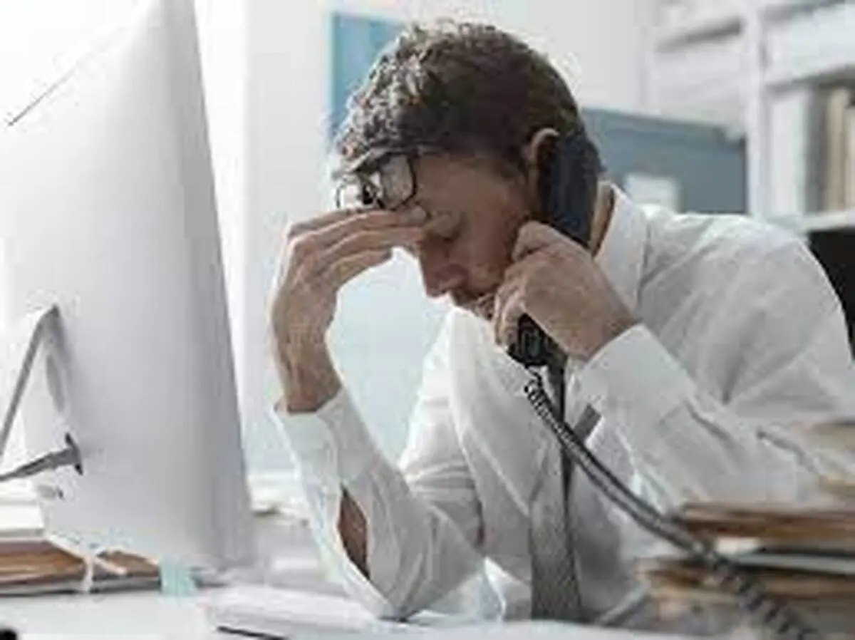 لحظه‌ای که در پخش زنده به کارشناس برنامه خبر میدهند خواهرت از دنیا رفته است+ویدئو
