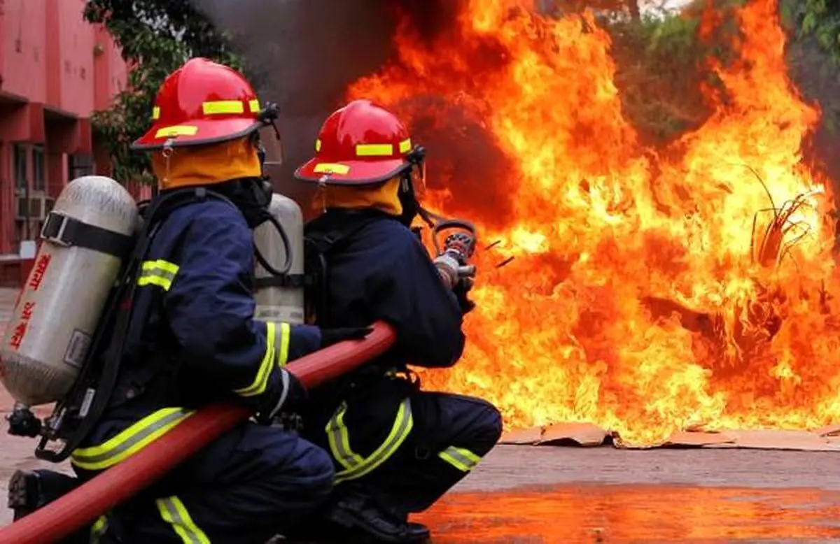 آتش سوزی و انفجار کارگاه تولید مواد آرایشی بهداشتی حادثه آفرید | ۲۵ نفر مصدوم شدند +ویدئو