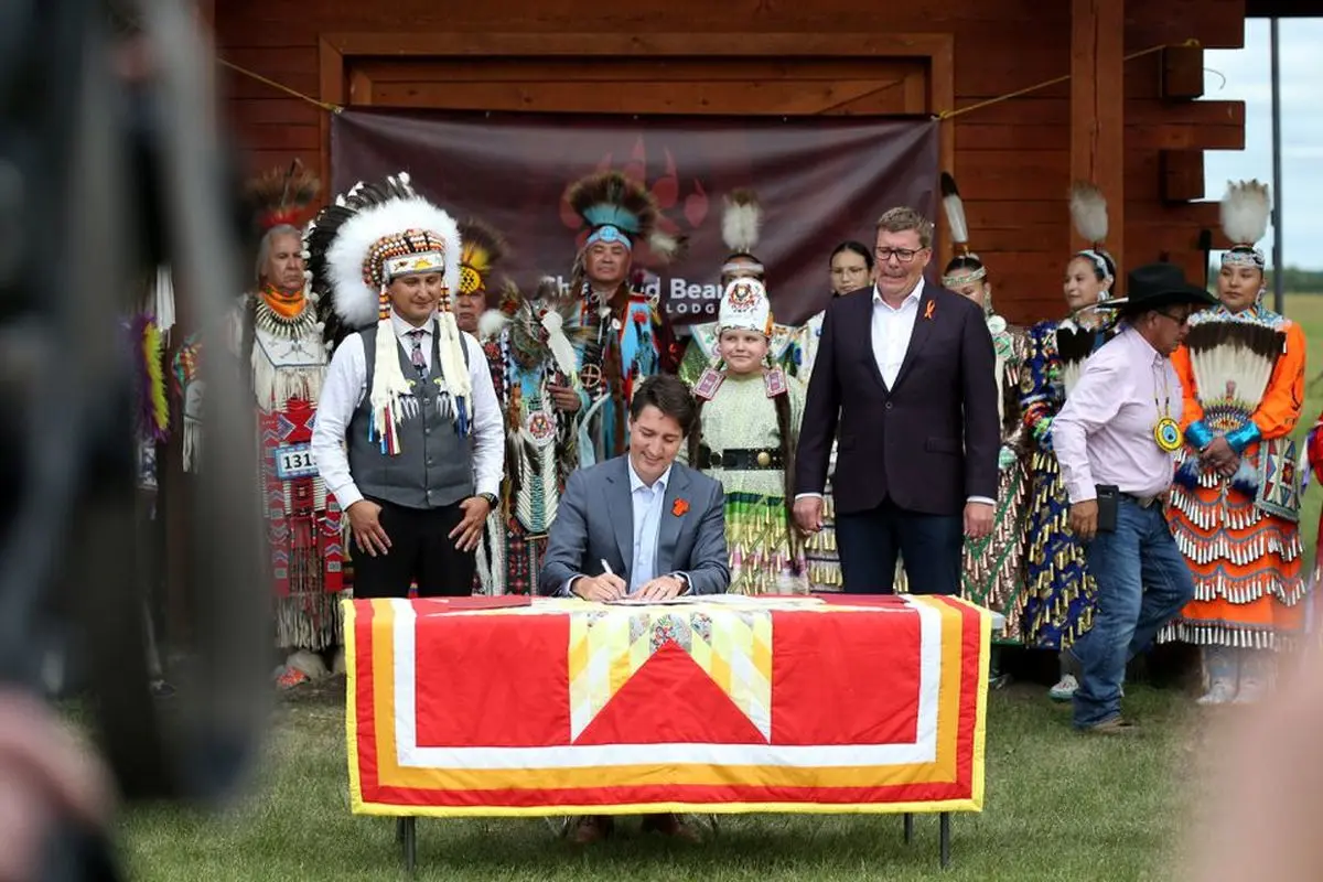 واگذاری خدمات رفاه کودکان به بومیان اولیه کانادا + عکس