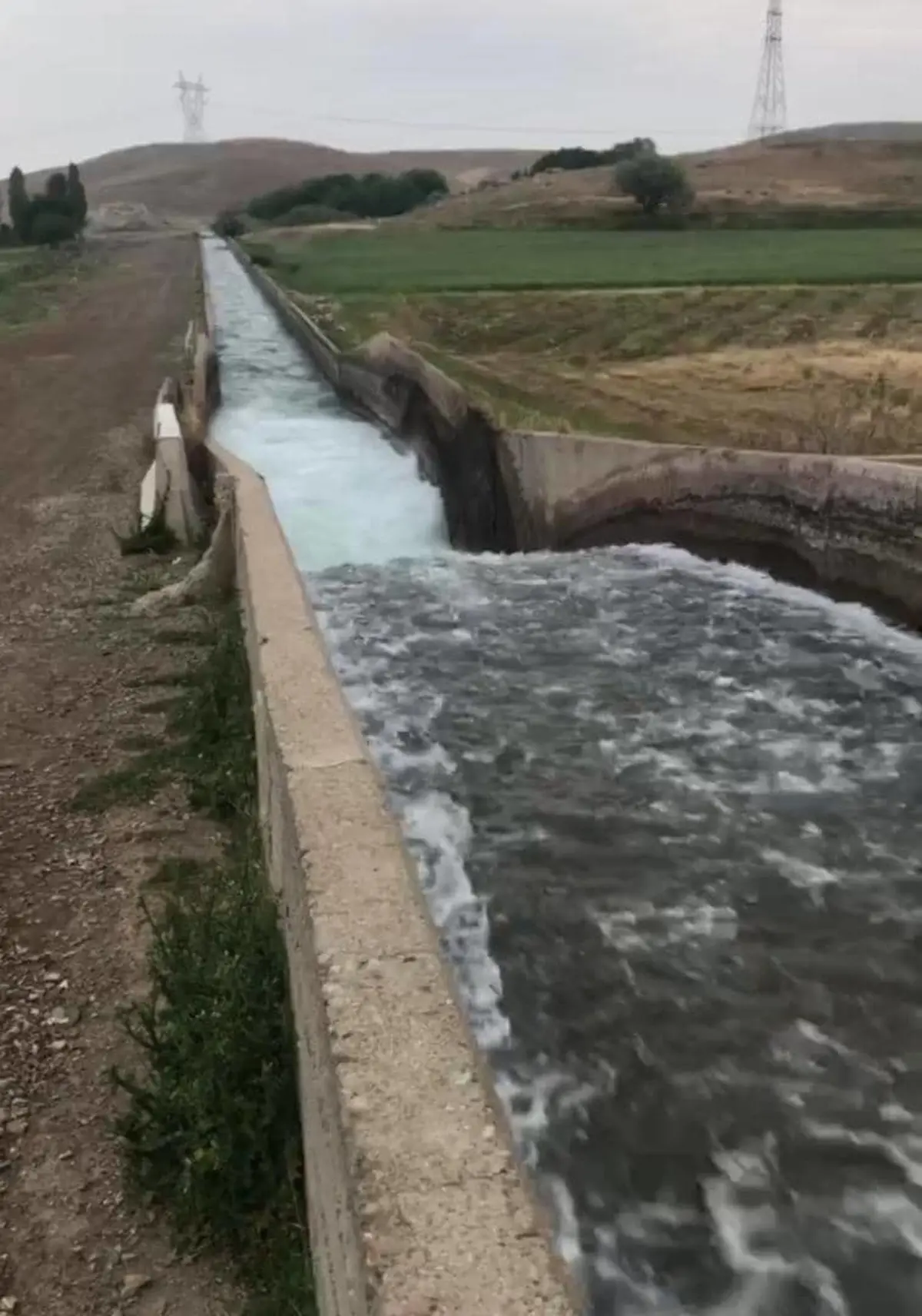 رهاسازی آب از سد طالقان به سمت دشت قزوین در نیمه نخست اردیبهشت+ویدئو 