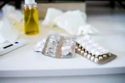 سرماخوردگی، آنفلوآنزا و کرونا را چگونه از هم تشخیص بدهیم؟