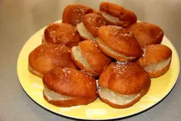 سه سوته پیراشکی کرم دار درست کن! | طرز تهیه پیراشکی کرم دار خانگی +ویدئو