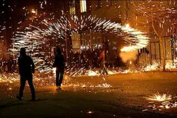 وقوع حوادث چهارشنبه سوری از ابتدای اسفند | مصدومیت ١١ تن در تهران تا کنون  