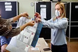 نوه موسولینی با رایی قاطع در انتخابات شورای شهر رم پیروز شد