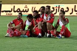  اتفاقات عجیب داخل زمین و روی سکوها دربازی روز گذشته پرسپولیس با تراکتور +تصاویر