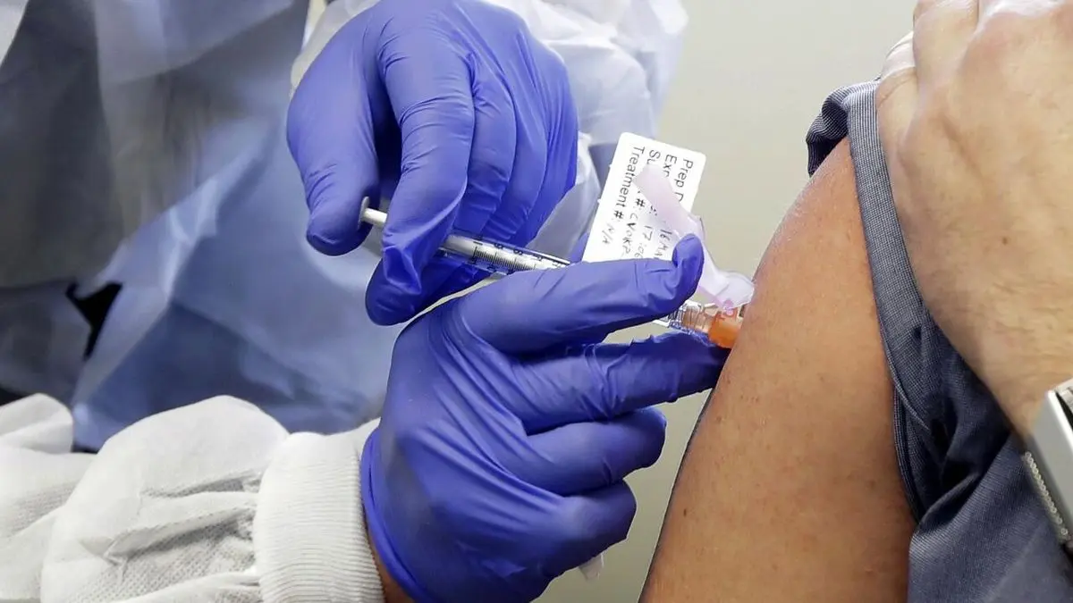  دانشمندان روس واکسن کرونا را بر روی خود آزمایش کردند 
