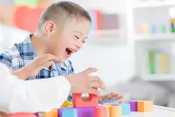 نکات طلایی در استخدام پرستار کودک در منزل برای کودکان دارای مشکلات ویژه