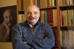 اصرار خسرو شکیبایی برای انتشارشعرزیبا