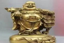 مجسمه غول پیکر در وسط دریا!+ تصویر