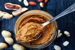 طرز تهیه کره بادام زمینی شکلاتی | بهترین گزینه برای خامه شکلاتی+ویدئو