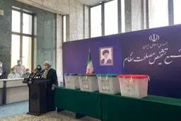 آملی لاریجانی: راه حل مشکلات قهر کردن با صندوق رأی نیست