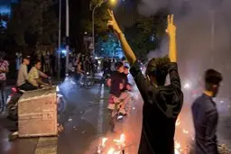 اغتشاشگری که روسری و مانتویش را درآورد | اعترافات مهم یک اغتشاشگر پس از دستگیری+ویدئو 