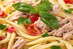 طرز تهیه سالاد پاستا با تن | ترکیب متفاوت پاستا و تن ماهی واسه تویی که دنبال رسپی‌های متفاوتی +ویدیو