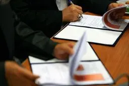 
ایران، ترکمنستان و قزاقستان تفاهمنامه سه جانبه ریلی امضا کردند
