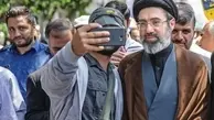 آیت الله خامنه‌ای همچنان در مخالفت با جانشینی هر یک از فرزندانش مصمم است؛ مجلس خبرگان هم به این تصمیم احترام می گذارد