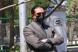 تصویر جالب از یاسین رامین در مراسم دفن آزاده نامداری| همسر سابق مهناز افشار در مراسم آزاده نامداری+عکس