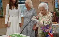 تصاویر عجیب و غریب از جشن تولد ملکه الیزابت| ملکه الیزابت با شمشیر کیک تولدش را برید؟