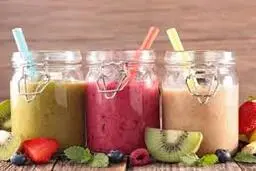 طرز تهیه اسموتی‌های تابستانی | ترکیب‌هایی خنک، خوش‌طعم و انرژی‌بخش +ویدئو