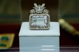 بازگشایی «خزانه جواهرات ملی» بعد از چهار سال و سه ماه تعطیلی 