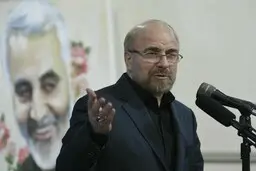واکنش تند رییس مجلس  به عکس مشترک سفیر روسیه و انگلیس
