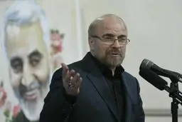 واکنش تند رییس مجلس  به عکس مشترک سفیر روسیه و انگلیس