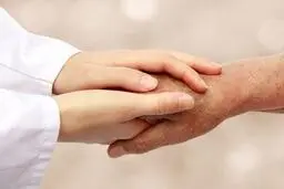 کمک کنید به راه رفتن پسر بچه 4 ساله