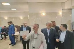 زریبافان در انتخابات ریاست جمهوری ثبت نام کرد | دولت خدمت و مجاهدت را برای حل مشکلات مردم تشکیل می دهم
