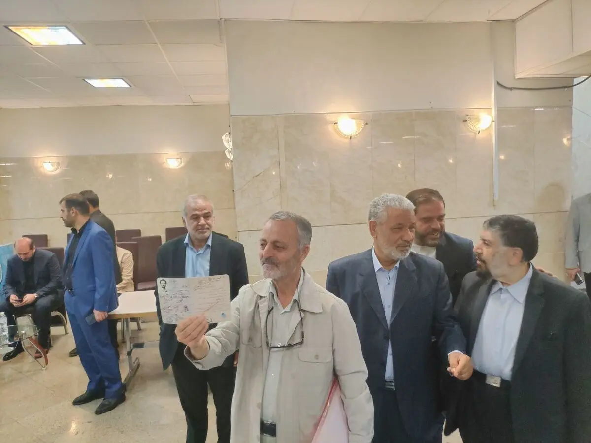 زریبافان در انتخابات ریاست جمهوری ثبت نام کرد | دولت خدمت و مجاهدت را برای حل مشکلات مردم تشکیل می دهم