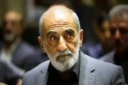 حسین شریعتمداری: هدف دولت روحانی از تحریم ترامپ و پومپئو، چراغ سبز به بایدن است |  این تصمیم از سوی جریانی گرفته شده که برای آبروی نظام اهمیتی قائل نیستند