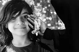 فرزند دو پزشک مدافع سلامت تشییع شد+ تصویر