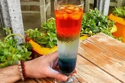 این نوشیدنی بهاری رو درست کن که پایه ثابت مهمونیات میشه! | طرز تهیه شربت کهکشانی +ویدئو