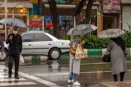 تهران بارانی می شود 
