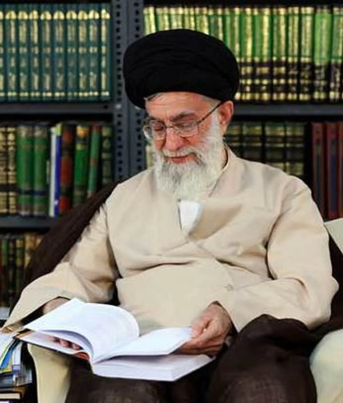 بررسی تذکرات رهبر انقلاب درباره یکی از چالش‌های زندگی مردم در خط حزب الله