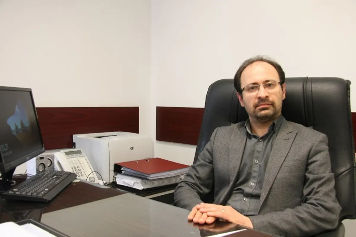 تجلیل رئیس بیمارستان شهدای تجریش از خودش و درخواست زمین 