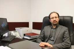 تجلیل رئیس بیمارستان شهدای تجریش از خودش و درخواست زمین 