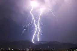 صاعقه، انبار نفت کوبا را دچار حریق کرد +ویدئو‌