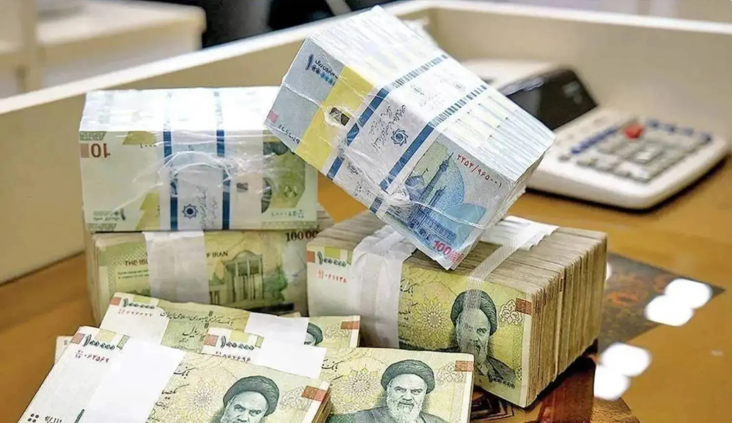 استعلام برخط گواهی کسر از حقوق کارکنان دولت آغاز شد