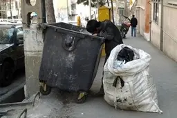 عضو شورای شهر: زباله‌گردی در اهواز، خانوادگی و مافیایی شده است