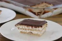 طرز تهیه کیک یخچالی با بیسکویت پتی بور | با مواد ارزون یه کیک خوشمزه ساده درست کن 