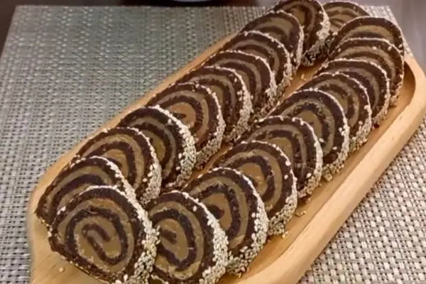 طرز تهیه رول خرما | واسه عصرونه کنار چایی عالی می‌شه +ویدئو