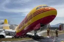 دو نیم شدن هواپیمای شرکت دی اچ ال حین فرود اضطراری