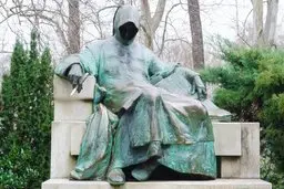 ساخت مجسمه در مجارستان به افتخار خالق بیت کوین