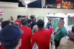تصادف مینی‌بوس و اتوبوس زائران ایرانی در عراق چهار کشته و ۵۷ مصدوم برجا گذاشت   | ١٠ تیم عملیاتی هلال احمر به عراق اعزام شدند