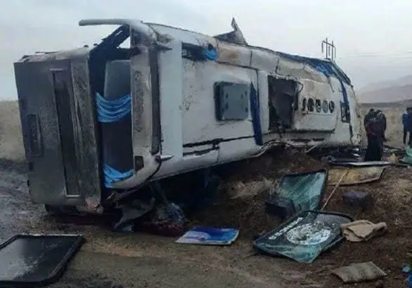 اعتماد گزارش داد: جزئیات جدید از علت حادثه تصادف اتوبوس دانشجویان سمنانی |راننده اعتیاد داشت؛ بارها به اعتراض کرده بودیم