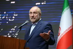 قالیباف: اگر اقتصاد ما به گِل نشسته، باید توجه کنیم که پیش از تحریم، دچار مشکل دولتی سازی شده ایم