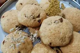 با فر خداحافظی کن و این کلوچه خوشمزه رو داخل تابه بپز! | طرز تهیه کلوچه تابه ای بدون دردسر +ویدئو