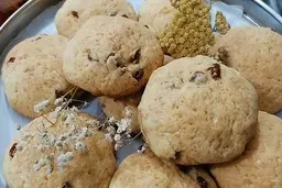 با فر خداحافظی کن و این کلوچه خوشمزه رو داخل تابه بپز! | طرز تهیه کلوچه تابه ای بدون دردسر +ویدئو