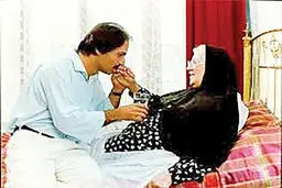 پیرها دیگر به درد نمی‌خورند؟ | امروز سالروز تولد امین تارخ است