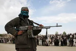 کیهان موضع حمایتی خود از طالبان را پس گرفت |  آنها موضع شان تغییر نکرده و همین الان هم دارند آدم می کشند